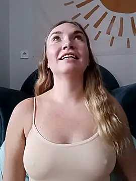 KisaVixen online show from 4, 10, 2025