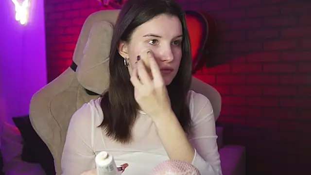 AgataWillis online show from 15, 10, 2025