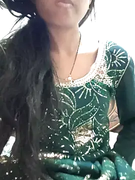 Komal0099 online show from 3, 12, 2025