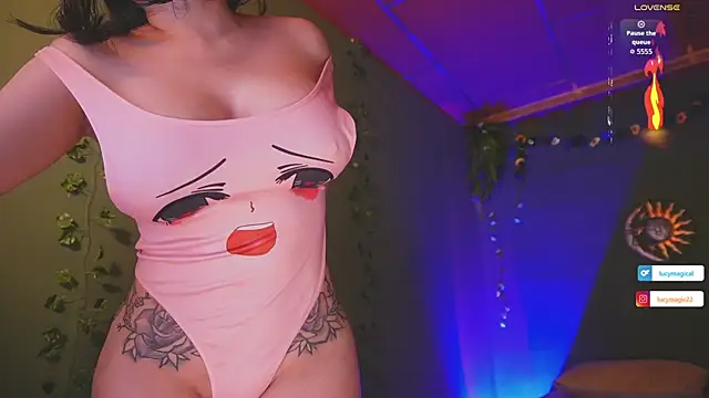 Snapshot of lucymagical1 chatting on 12, 10, 2025 lucymagical1 online show from 12, 10, 2025