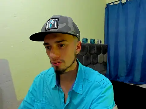 Snapshot of theostone chatting on 23, 9, 2025 theostone online show from 23, 9, 2025