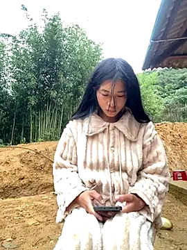 EmLy02 online show from 19, 11, 2025