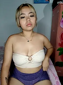 Snapshot of Emily__Hott chatting on 18, 9, 2025 Emily  Hott online show from 18, 9, 2025