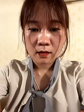 Snapshot of qinejr37 chatting on 15, 9, 2025 qinejr37 online show from 15, 9, 2025