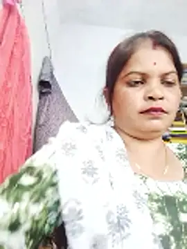 Rajnee33A online show from 5, 11, 2025