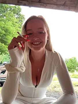 Snapshot of emilypeperoni chatting on 5, 7, 2026 emilypeperoni online show from 5, 7, 2026