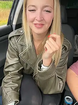 Snapshot of emilypeperoni chatting on 20, 7, 2026 emilypeperoni online show from 20, 7, 2026