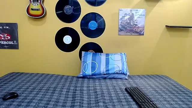 skinnyverus18 online show from 8, 2, 2026