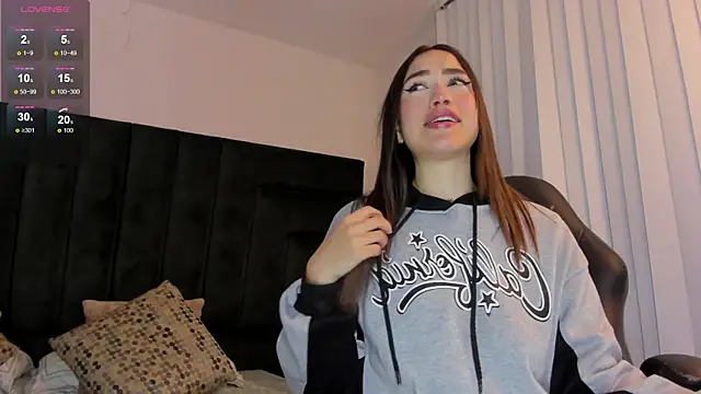 SaraWagner  online show from 23, 12, 2025