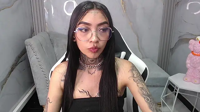 Snapshot of Ashley_Blum_v chatting on 10, 10, 2025 Ashley Blum v online show from 10, 10, 2025