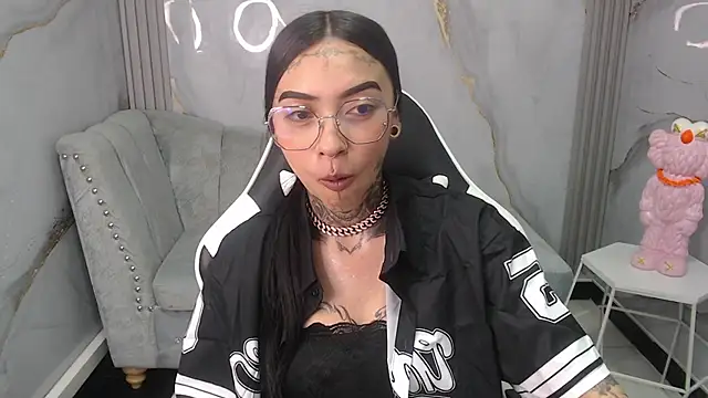 Snapshot of Ashley_Blum_v chatting on 17, 10, 2025 Ashley Blum v online show from 17, 10, 2025