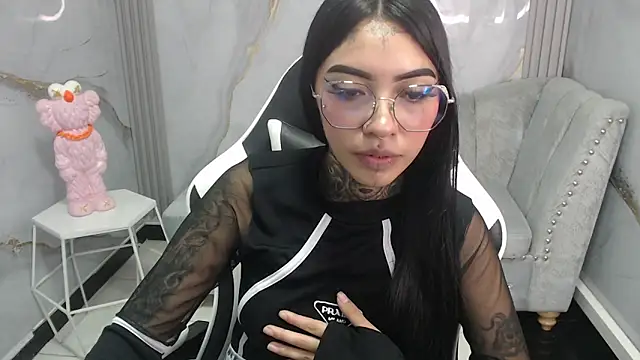 Snapshot of Ashley_Blum_v chatting on 25, 10, 2025 Ashley Blum v online show from 25, 10, 2025