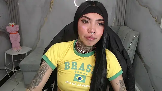 Ashley Blum v online show from 15, 12, 2025