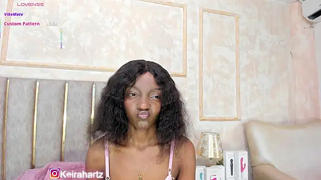Snapshot of Keirahartz chatting on 14, 9, 2025 Keirahartz online show from 14, 9, 2025