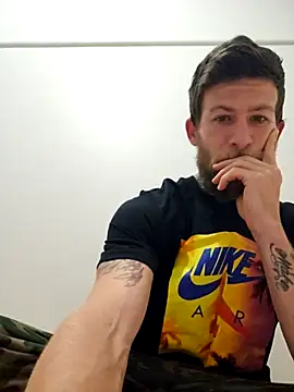 Snapshot of Couplesplay1 chatting on 12, 9, 2025 Couplesplay1 online show from 12, 9, 2025