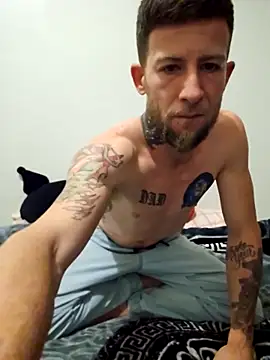 Snapshot of Couplesplay1 chatting on 28, 9, 2025 Couplesplay1 online show from 28, 9, 2025