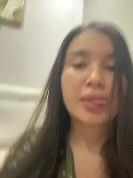 Snapshot of LexeeLuv chatting on 19, 4, 2026 LexeeLuv online show from 19, 4, 2026