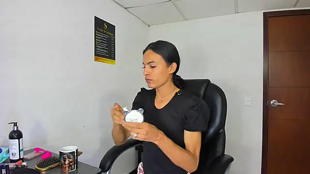 Aisha hotts777 online show from 21, 12, 2025