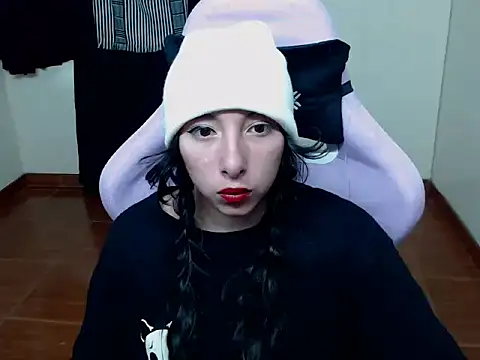 Snapshot of ScarlettShirahoshi chatting on 7, 11, 2025 ScarlettShirahoshi online show from 7, 11, 2025