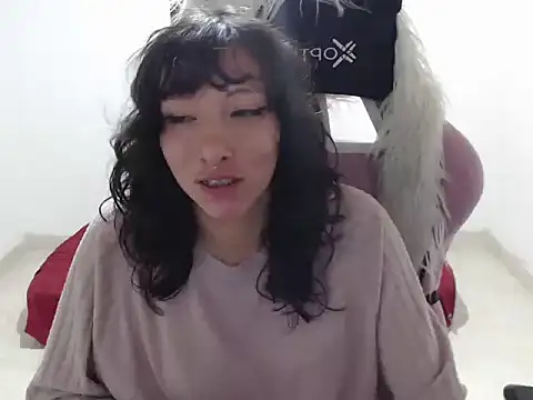 ScarlettShirahoshi online show from 14, 4, 2026