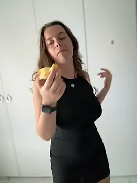 TenderLaGlamor online show from 27, 9, 2025