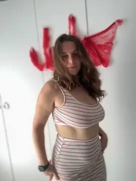 TenderLaGlamor online show from 17, 10, 2025