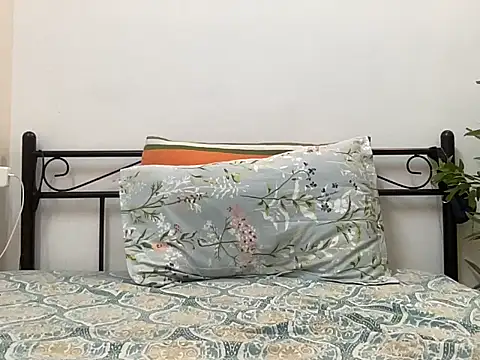 LucytheDevilQueen online show from 8, 10, 2025