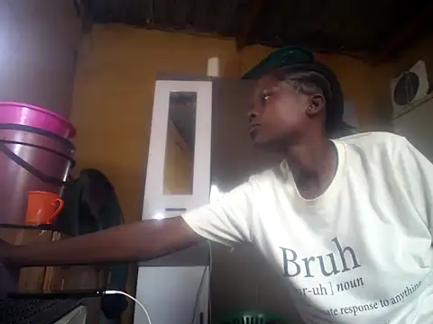 Caramelchick01 online show from 29, 10, 2025