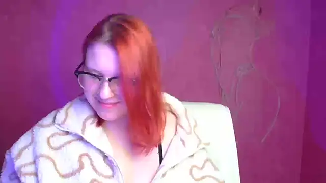 ScarletVixen  online show from 18, 9, 2025