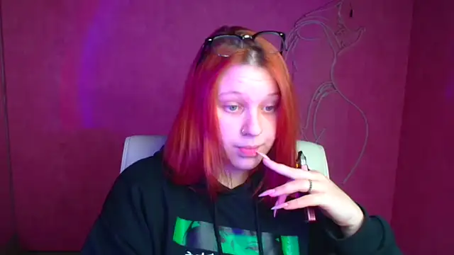 ScarletVixen  online show from 2, 10, 2025