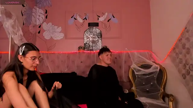 Snapshot of Ethan_N_Abby chatting on 10, 10, 2025 Ethan N Abby online show from 10, 10, 2025