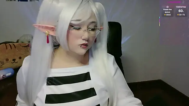 Snapshot of Livelle69 chatting on 4, 4, 2026 Livelle69 online show from 4, 4, 2026