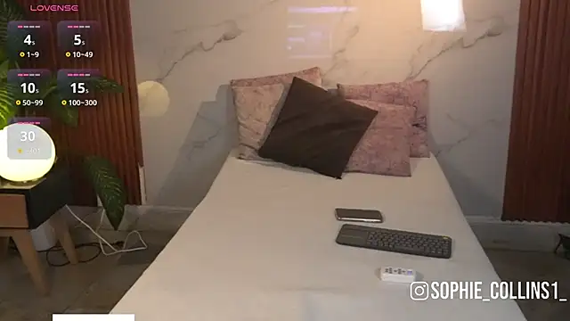 SophieCollins 1 online show from 12, 4, 2026