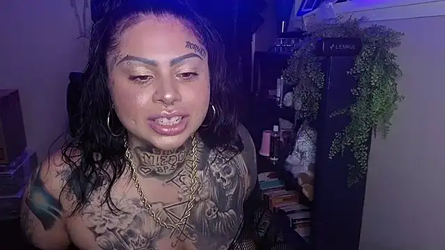 Snapshot of chicanachic13 chatting on 23, 5, 2026 chicanachic13 online show from 23, 5, 2026