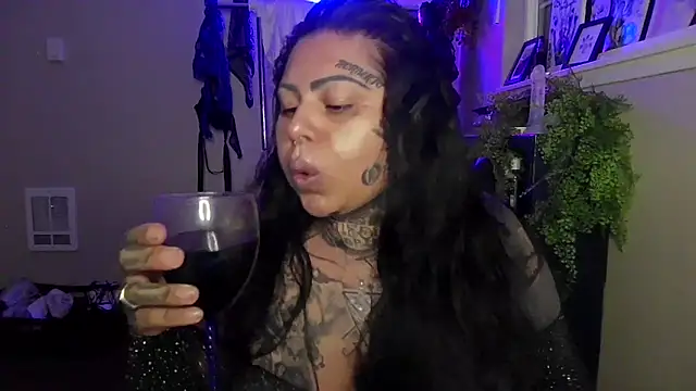 Snapshot of chicanachic13 chatting on 3, 6, 2026 chicanachic13 online show from 3, 6, 2026