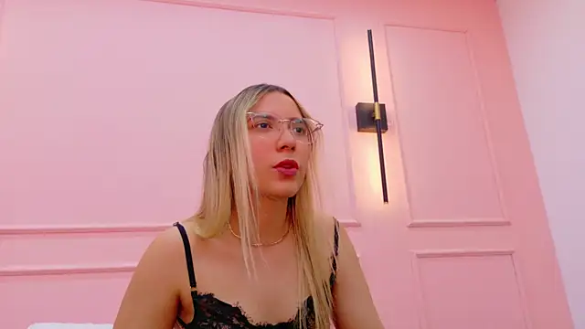 MaddieTease online show from 20, 12, 2025