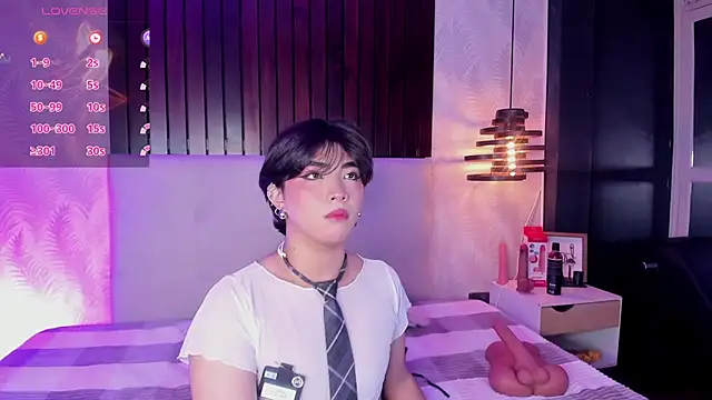 Creamy Angelo online show from 28, 10, 2025