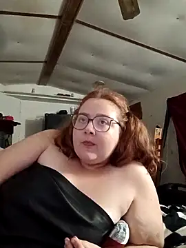 XEmoxkittyx online show from 15, 2, 2026