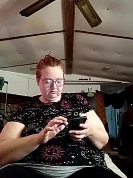 XEmoxkittyx online show from 24, 2, 2026