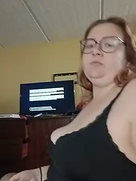 XEmoxkittyx online show from 27, 5, 2026