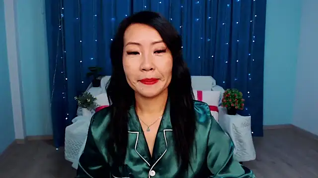 LiaPak online show from 3, 10, 2025