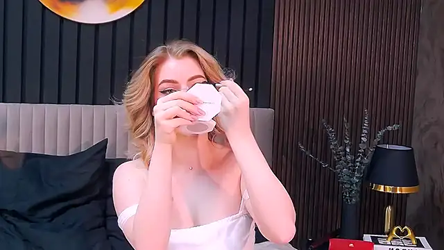 Snapshot of MilanaCeleste chatting on 20, 2, 2026 MilanaCeleste online show from 20, 2, 2026