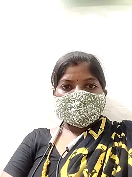 Snapshot of crazcy-couples chatting on 4, 10, 2025 crazcy-couples online show from 4, 10, 2025