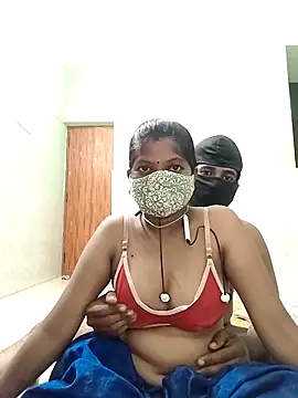 Snapshot of crazcy-couples chatting on 15, 10, 2025 crazcy-couples online show from 15, 10, 2025