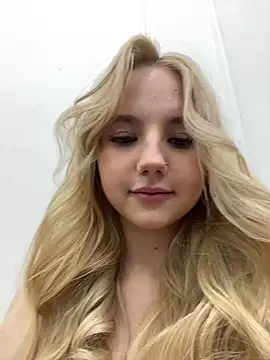 Snapshot of Sky_Cutie chatting on 25, 9, 2025 Sky Cutie online show from 25, 9, 2025