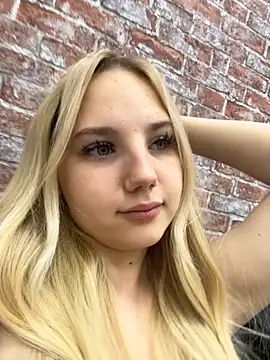 Snapshot of Sky_Cutie chatting on 11, 10, 2025 Sky Cutie online show from 11, 10, 2025