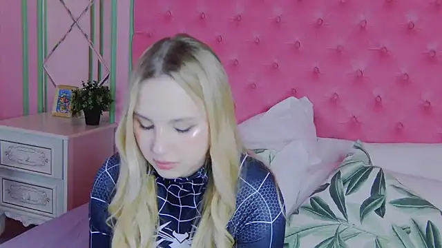 Sky Cutie online show from 15, 3, 2026