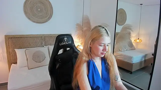 Snapshot of daniand_ chatting on 30, 9, 2025 daniand  online show from 30, 9, 2025