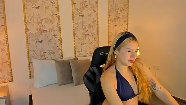 Snapshot of daniand_ chatting on 21, 10, 2025 daniand  online show from 21, 10, 2025