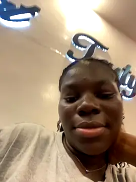 Snapshot of CBonita chatting on 12, 9, 2025 CBonita online show from 12, 9, 2025